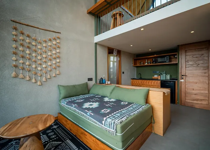 Black Wood Hotel